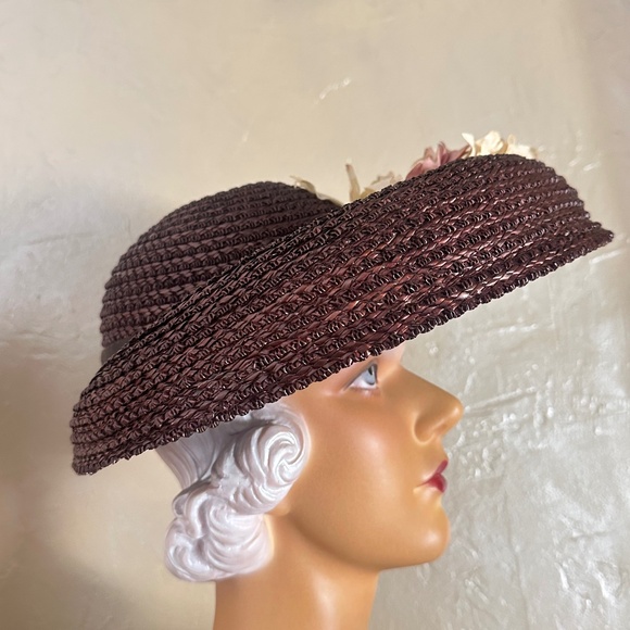 ELEGANT 1940s\' BROWN STRAW WIDE BRIM HAT WITH FABRIC FLOWERS & GROSGRAIN BANDS main image 12